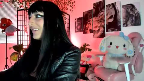 JULIANA online show from September 15, 2025, 3:01 pm