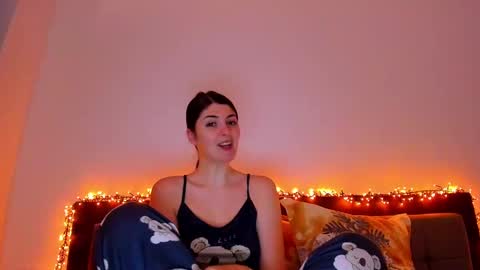 _just_a_simple_girl online show from February 20, 2025, 11:31 am