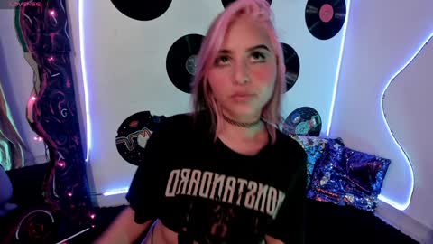 Snapshot of _karine01 chatting on January 18, 2025, 6:45 am _karine01 online show from January 18, 2025, 6:45 am