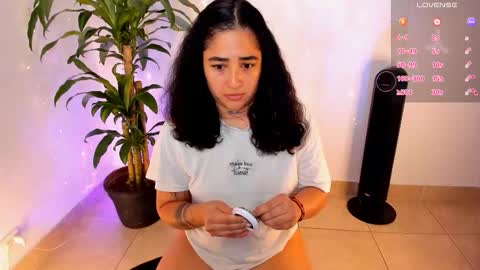 Snapshot of _kat_1 chatting on December 15, 2025, 11:20 pm online show from December 15, 2025, 11:20 pm