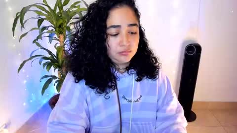 Snapshot of _kat_1 chatting on December 18, 2025, 12:38 am online show from December 18, 2025, 12:38 am