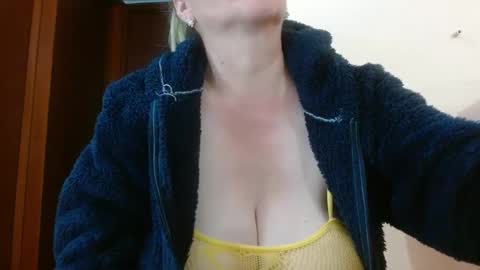 Snapshot of _keiila chatting on January 11, 2025, 8:54 pm Keiila online show from January 11, 2025, 8:54 pm