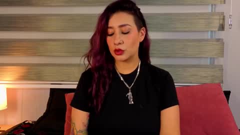 kelly online show from November 25, 2025, 1:11 pm