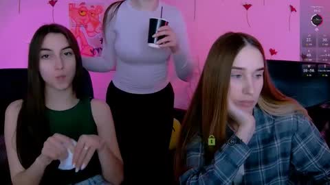 _kellykitten_ online show from April 27, 2026, 9:07 am
