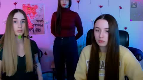 _kellykitten_ online show from April 28, 2026, 9:03 am