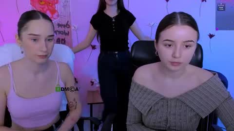 _kellykitten_ online show from April 29, 2026, 9:02 am