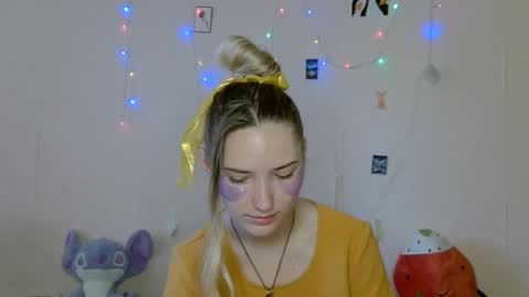 _kikiclark_ online show from September 10, 2025, 7:19 am