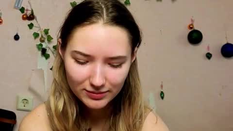 _kikiclark_ online show from February 13, 2026, 11:50 am