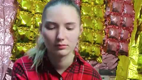 _kikiclark_ online show from March 13, 2026, 9:21 pm