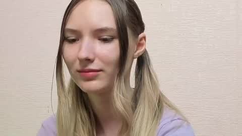 _kikiclark_ online show from May 23, 2026, 8:13 pm
