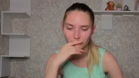 _kikiclark_ online show from August 6, 2026, 9:17 pm