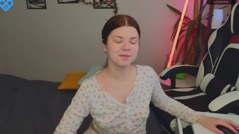 Snapshot of _kirieshka chatting on January 22, 2025, 5:37 am Molly Emily online show from January 22, 2025, 5:37 am