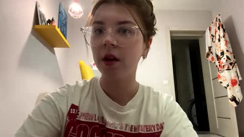 Snapshot of _kirieshka chatting on February 10, 2025, 12:30 am Molly Emily online show from February 10, 2025, 12:30 am