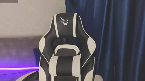 Snapshot of _kirieshka chatting on September 14, 2025, 5:34 pm Molly Emily online show from September 14, 2025, 5:34 pm