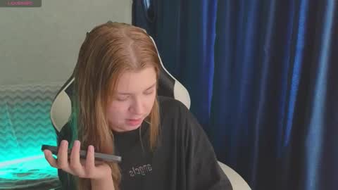 Snapshot of _kirieshka chatting on September 18, 2025, 9:55 am Molly Emily online show from September 18, 2025, 9:55 am