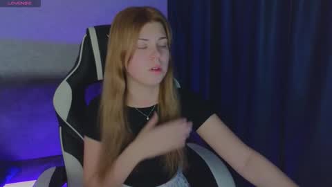 Snapshot of _kirieshka chatting on October 5, 2025, 2:26 pm Molly Emily online show from October 5, 2025, 2:26 pm