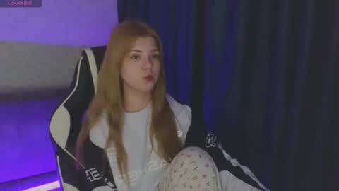 Snapshot of _kirieshka chatting on October 14, 2025, 1:56 pm Molly Emily online show from October 14, 2025, 1:56 pm