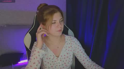 Snapshot of _kirieshka chatting on October 15, 2025, 6:41 pm Molly Emily online show from October 15, 2025, 6:41 pm