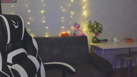 Molly   Emily online show from February 9, 2026, 1:20 am