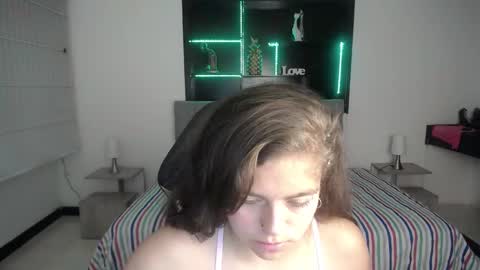 Snapshot of _kitten_1 chatting on January 4, 2025, 3:17 pm _kitten_1 online show from January 4, 2025, 3:17 pm