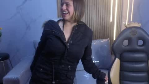 Snapshot of _kitten_1 chatting on May 27, 2026, 5:37 am _kitten_1 online show from May 27, 2026, 5:37 am