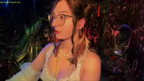 Lady Luna online show from May 15, 2026, 10:06 pm