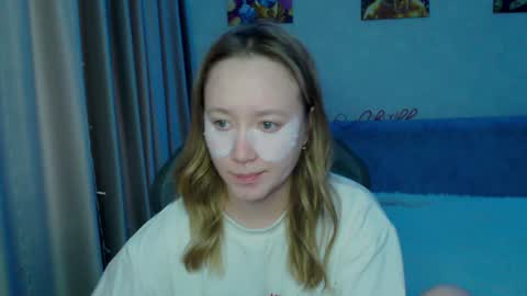 _lalune_ online show from January 25, 2025, 11:13 am