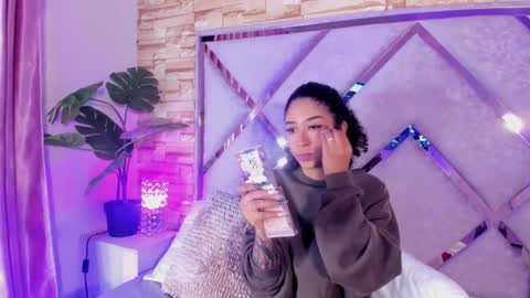 Snapshot of _lanna_jhonson_ chatting on September 29, 2025, 1:00 am Lanna online show from September 29, 2025, 1:00 am