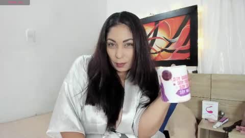Lauralove online show from July 24, 2026, 9:46 pm