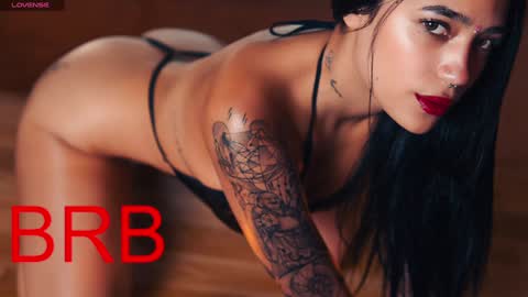 Snapshot of _laurataylor_ chatting on January 3, 2025, 11:01 pm online show from January 3, 2025, 11:01 pm