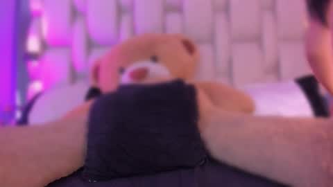 Snapshot of _laurataylor_ chatting on November 27, 2025, 8:44 pm online show from November 27, 2025, 8:44 pm