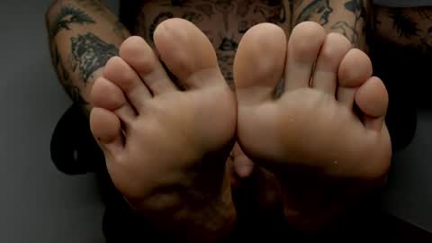 Snapshot of _layne chatting on December 10, 2024, 11:11 am Layne online show from December 10, 2024, 11:11 am