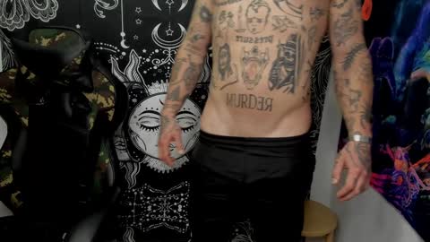 Snapshot of _layne chatting on December 18, 2024, 10:02 pm Layne online show from December 18, 2024, 10:02 pm