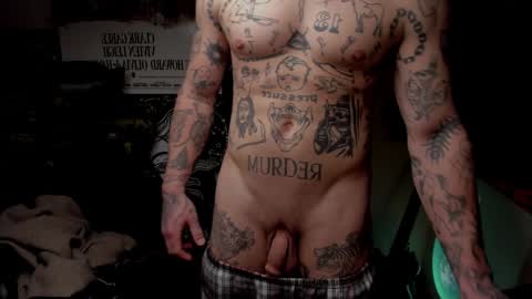 Snapshot of _layne chatting on February 1, 2025, 12:07 am Layne online show from February 1, 2025, 12:07 am