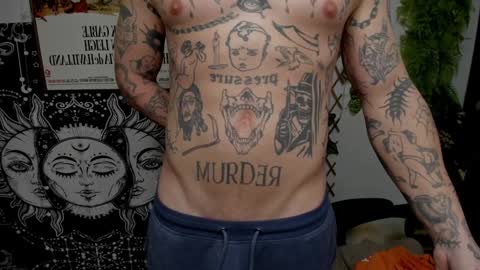 Snapshot of _layne chatting on February 4, 2025, 6:46 am Layne online show from February 4, 2025, 6:46 am