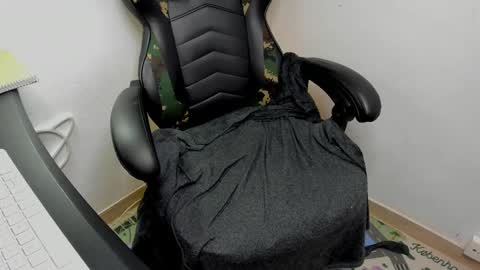 Snapshot of _layne chatting on November 7, 2025, 9:31 am Layne online show from November 7, 2025, 9:31 am