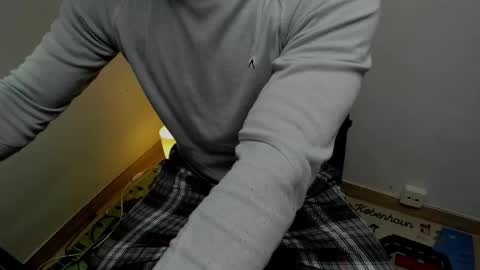 Snapshot of _layne chatting on November 9, 2025, 10:13 am Layne online show from November 9, 2025, 10:13 am