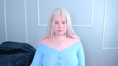 Snapshot of _leana_oo chatting on November 16, 2025, 6:13 pm leana online show from November 16, 2025, 6:13 pm