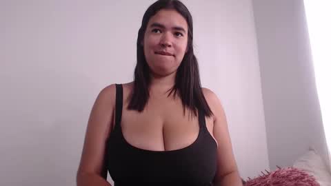 Snapshot of _leslie chatting on February 19, 2025, 4:55 pm Leslie online show from February 19, 2025, 4:55 pm