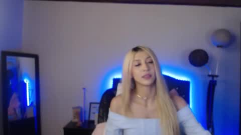 Lia online show from September 24, 2025, 2:09 pm