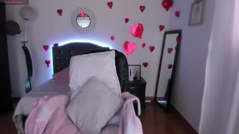 Snapshot of _lia_baby chatting on May 7, 2026, 6:13 pm Lia online show from May 7, 2026, 6:13 pm
