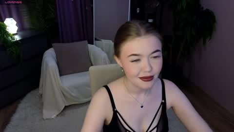 Snapshot of _liilcrystal_ chatting on June 7, 2026, 7:17 pm _liilcrystal_ online show from June 7, 2026, 7:17 pm