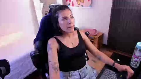 Snapshot of _lili_rose chatting on December 15, 2024, 9:20 pm Lili online show from December 15, 2024, 9:20 pm
