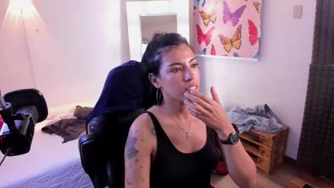 Snapshot of _lili_rose chatting on December 16, 2024, 12:26 am Lili online show from December 16, 2024, 12:26 am