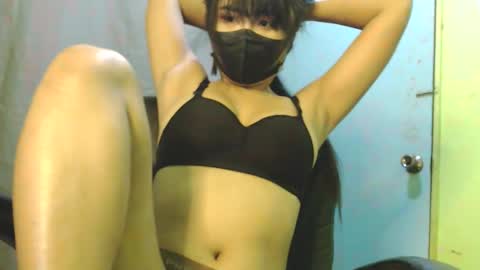 Snapshot of _lilies_gigi_ chatting on February 22, 2026, 11:36 pm _lilies_gigi_ online show from February 22, 2026, 11:36 pm