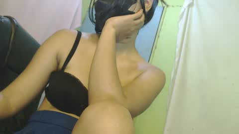 Snapshot of _lilies_gigi_ chatting on July 17, 2026, 1:56 am _lilies_gigi_ online show from July 17, 2026, 1:56 am