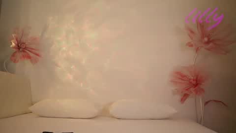 Snapshot of _lillilly_ chatting on July 7, 2026, 7:23 am _lillilly_ online show from July 7, 2026, 7:23 am