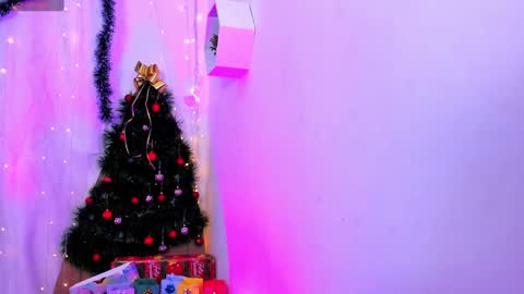 Snapshot of _little_ivy chatting on December 20, 2024, 10:22 pm Ivy 3 online show from December 20, 2024, 10:22 pm