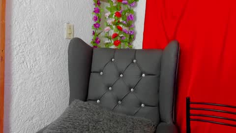 Snapshot of _little_ivy chatting on December 24, 2024, 1:06 pm Ivy 3 online show from December 24, 2024, 1:06 pm