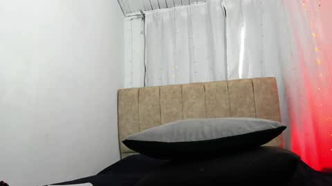 Snapshot of _little_ivy chatting on January 11, 2025, 12:50 pm Ivy 3 online show from January 11, 2025, 12:50 pm